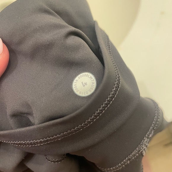 Lululemon Fast and Free Shorts Purple - Picture 3 of 8